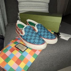 🥳🎊Rare, hard to find Gucci Psychedelic Canvas Slip On sneakers🎊✨️